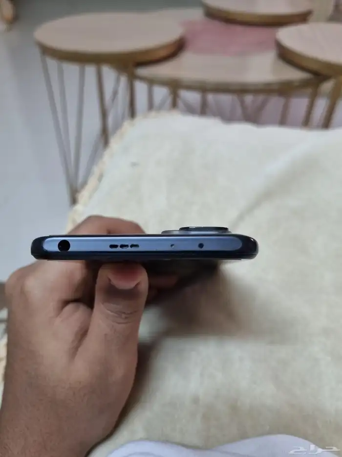 Redmi Note 10 Pro and Samsung S21 Plus 5G 4