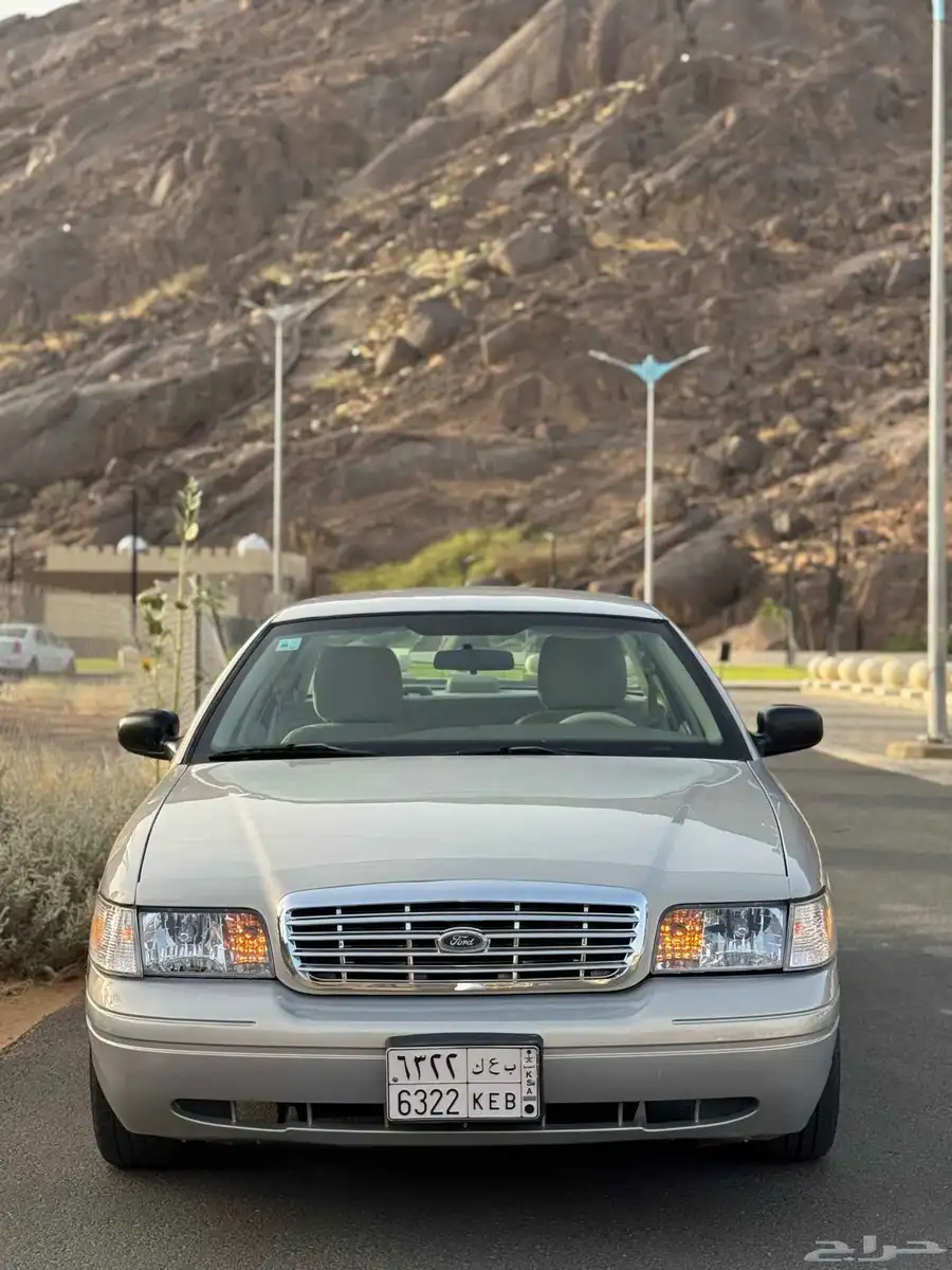 فورد كراون فكتوريا نظيف سعودي 2011 0