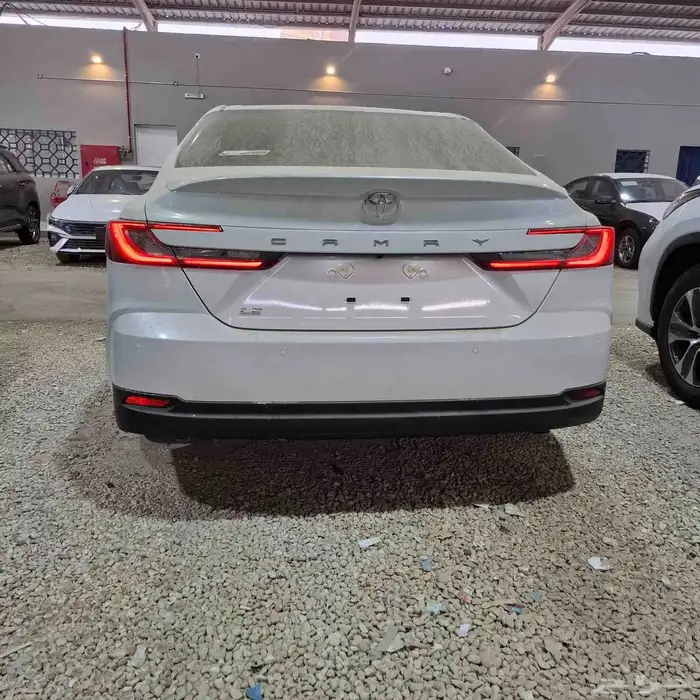 تويوتا كامري نص فل 2025 5