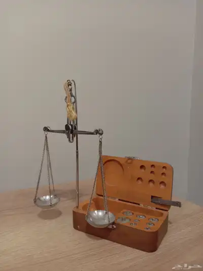 ميزان ذهب خشبي قديم (ميزان أمريكي) 0