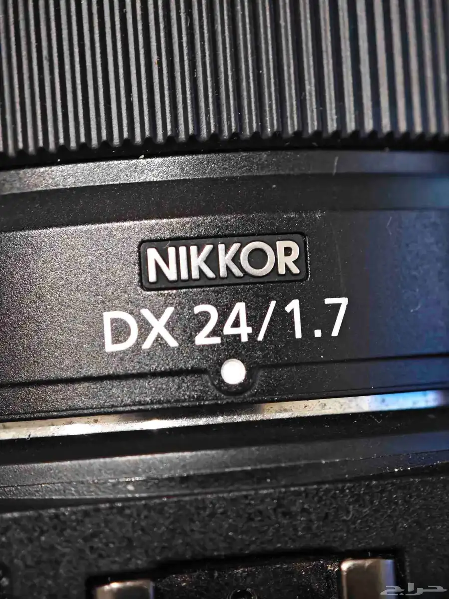 للبيع كيمرت نيكون Z30 مع عدسة Dx24 1.7 1