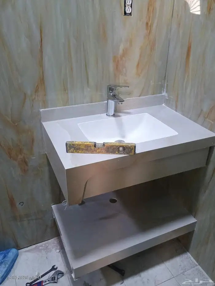 فني كهربائي وفني سباك منازل مباني تاسيس وتشطيب وصيانه وترميم 0