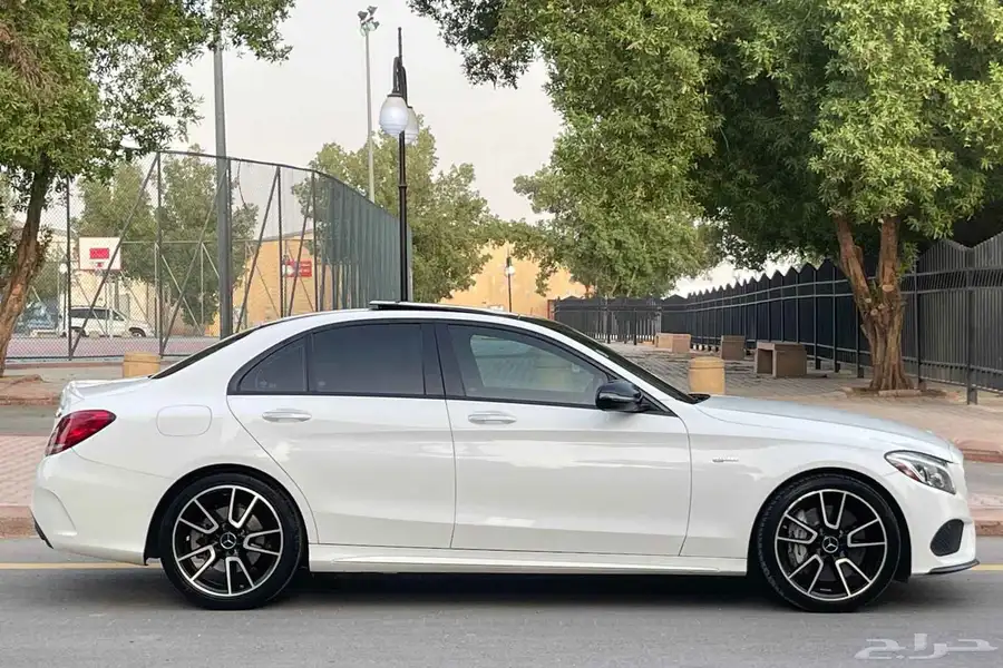 مرسيدس C43 2018 فل اخر 4