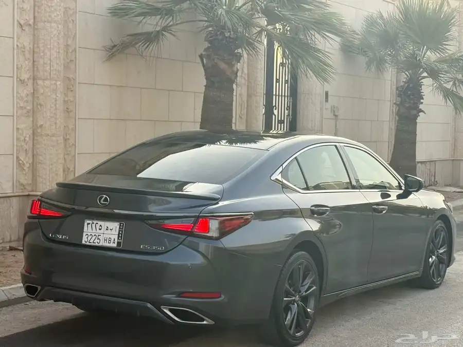 لكزس 2023 ES 350 F Sport للبيع 4