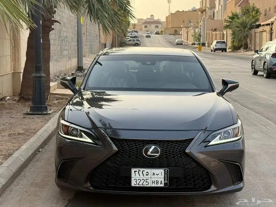 لكزس 2023 ES 350 F Sport للبيع 7
