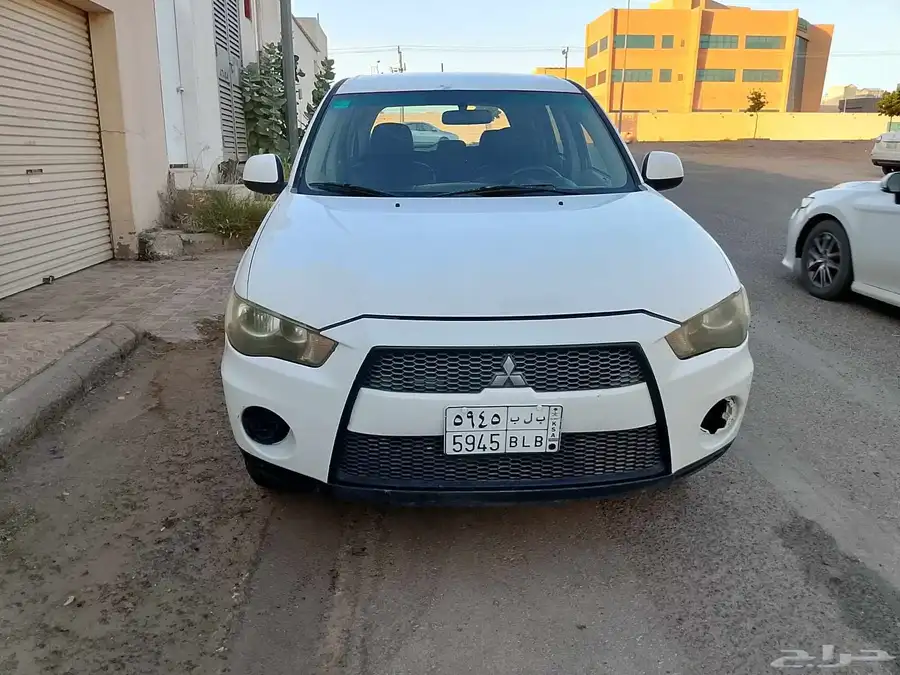متسوبيشي أوت لاندر للبيع 2