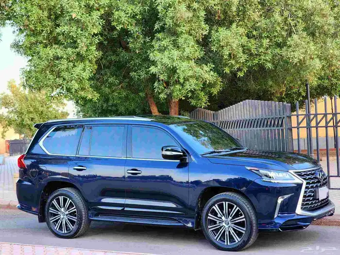 جيب لكزس LX570 فل كامل كحلي داخل عنابي 2021 قمة النظافة 14