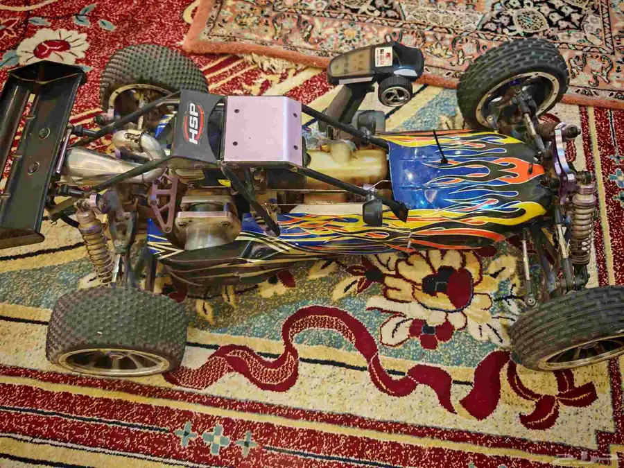 للبيع او لبدل ببقاء سياره على ريموت بنزين 8
