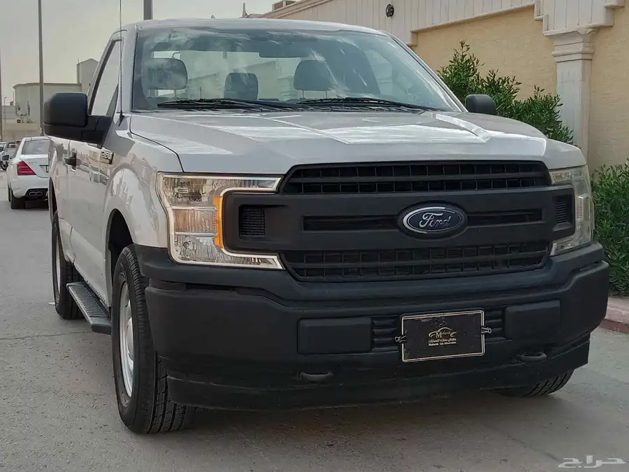 فورد ( 2018 ) f150 بدون دبل V6 بنزين نظيف بحالة ممتازة 0