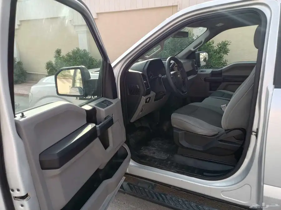 فورد ( 2018 ) f150 بدون دبل V6 بنزين نظيف بحالة ممتازة 12