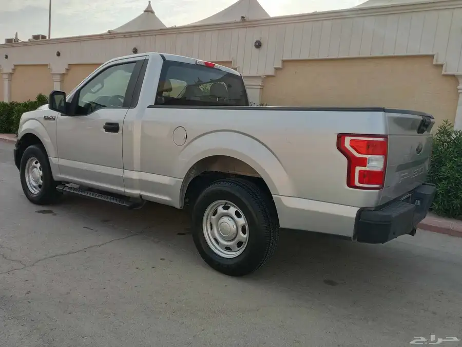 فورد ( 2018 ) f150 بدون دبل V6 بنزين نظيف بحالة ممتازة 7