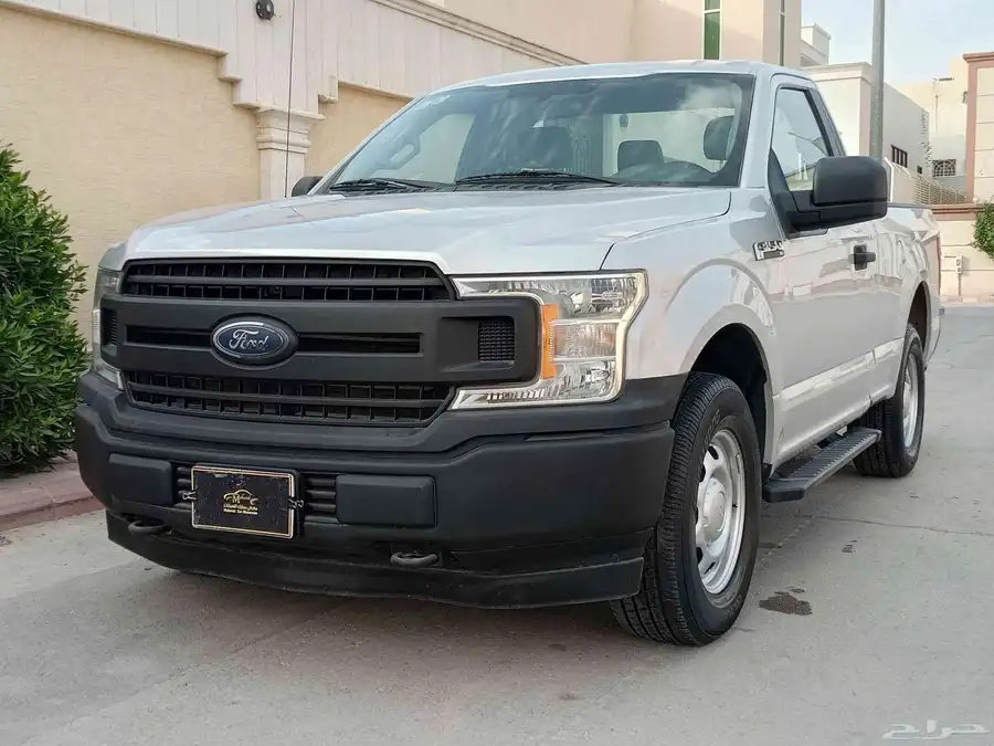فورد ( 2018 ) f150 بدون دبل V6 بنزين نظيف بحالة ممتازة 1
