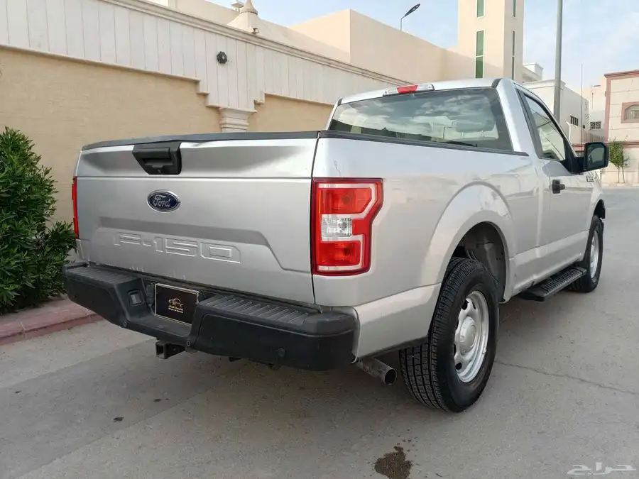 فورد ( 2018 ) f150 بدون دبل V6 بنزين نظيف بحالة ممتازة 10