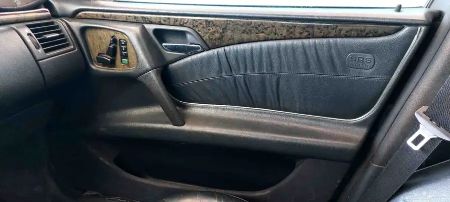 مرسيدس w210 عيون موديل 2001 5