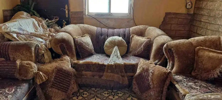 كنب مجلس مستعمل نظيف للبيع 2