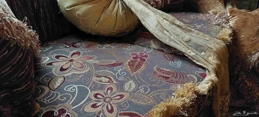 كنب مجلس مستعمل نظيف للبيع 4