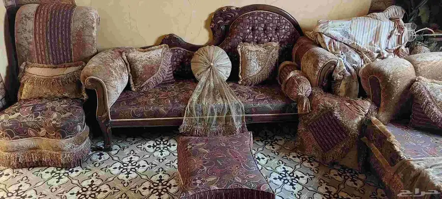 كنب مجلس مستعمل نظيف للبيع 3