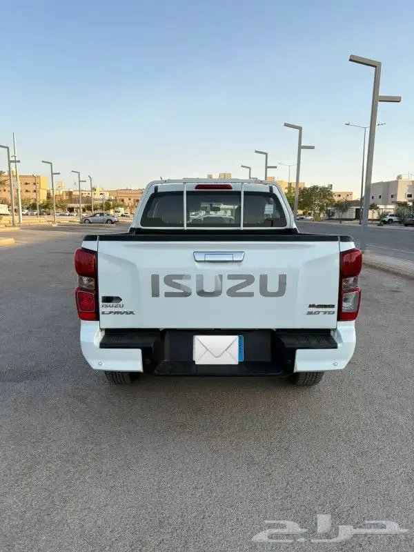 ايسوزو ديماكس تماتيك دبل 4x4م2023ممشى17الف فقط 2