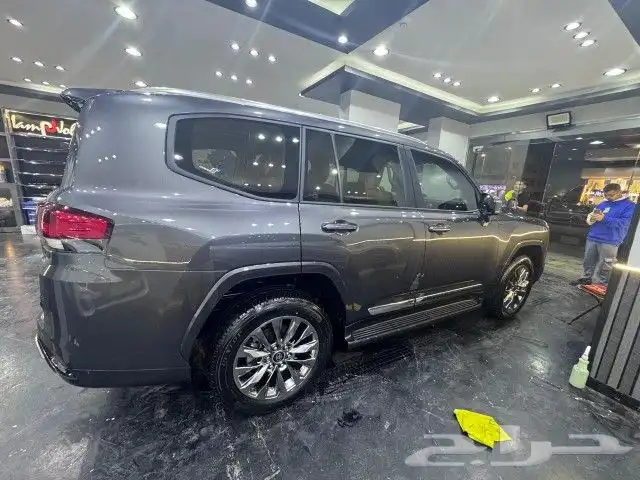 لندكروزر2025GXR L4 1