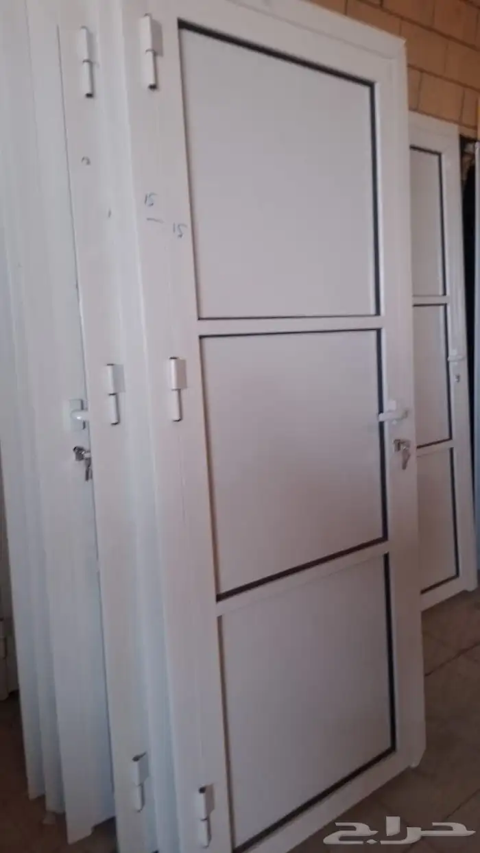 ابواب خشب مستعمل نظيف وشبابيك على منو جديد ونظيف 6