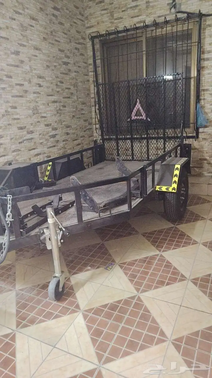 عربة نقل دبابات وقطع غيار 1