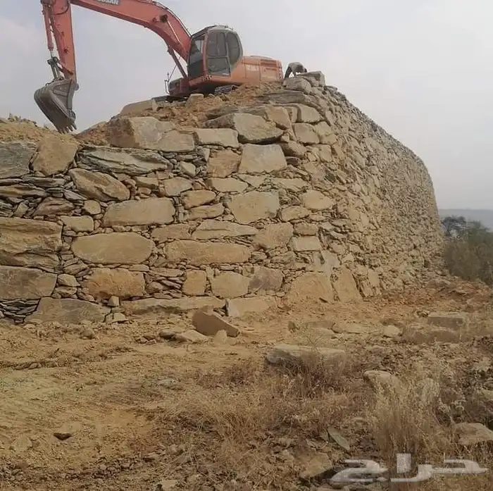 بكلين و كنبريش لتكسيراسخور و البنا الحجر وتسويت الا اراضي 3