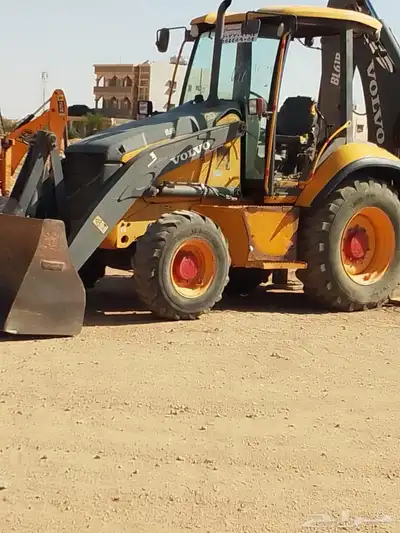 موجود اثنين جي سي بي للآجار بطريف 0