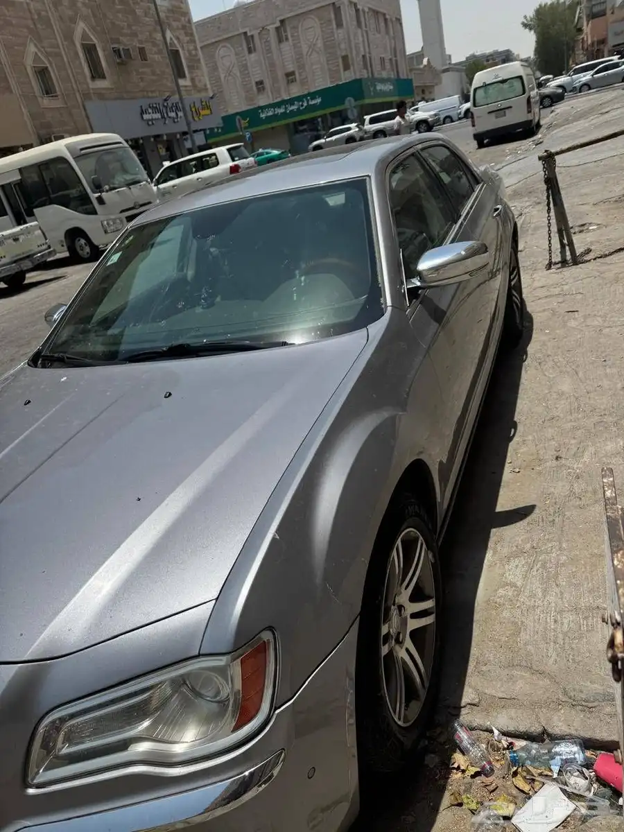 Chrysler 300c 2014 model 4