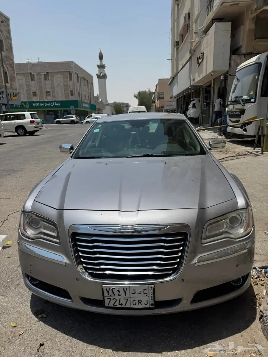 Chrysler 300c 2014 model 3
