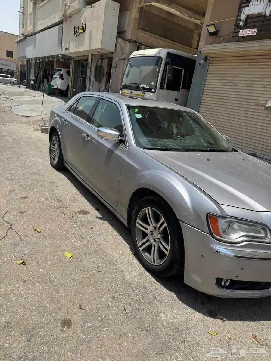 Chrysler 300c 2014 model 2
