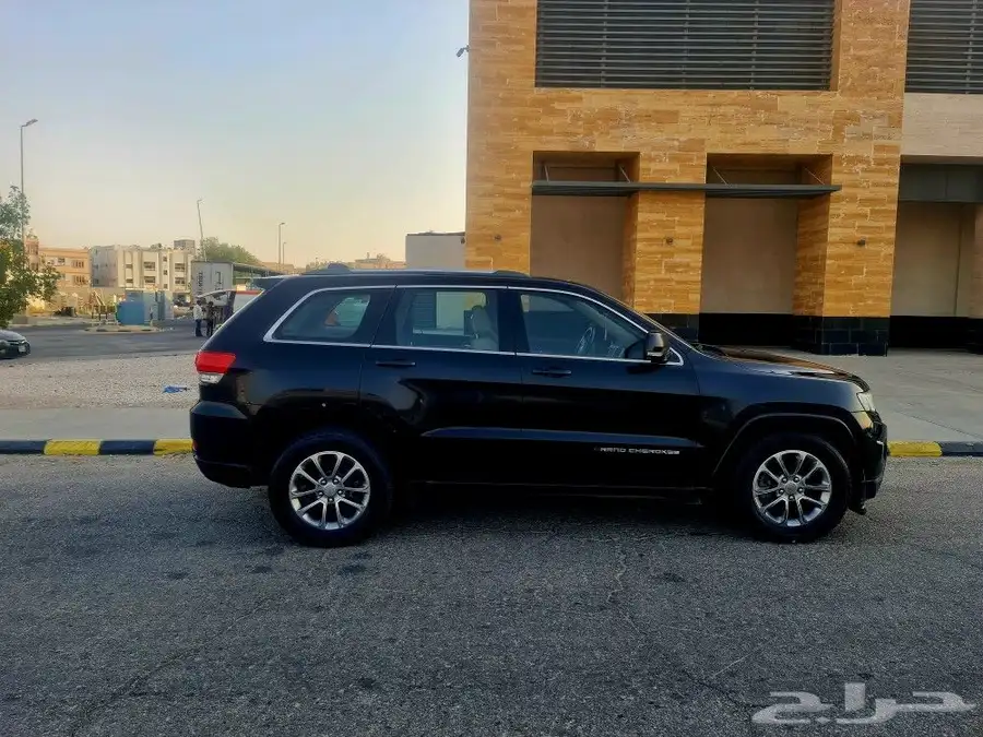 Grand Cherokee 8