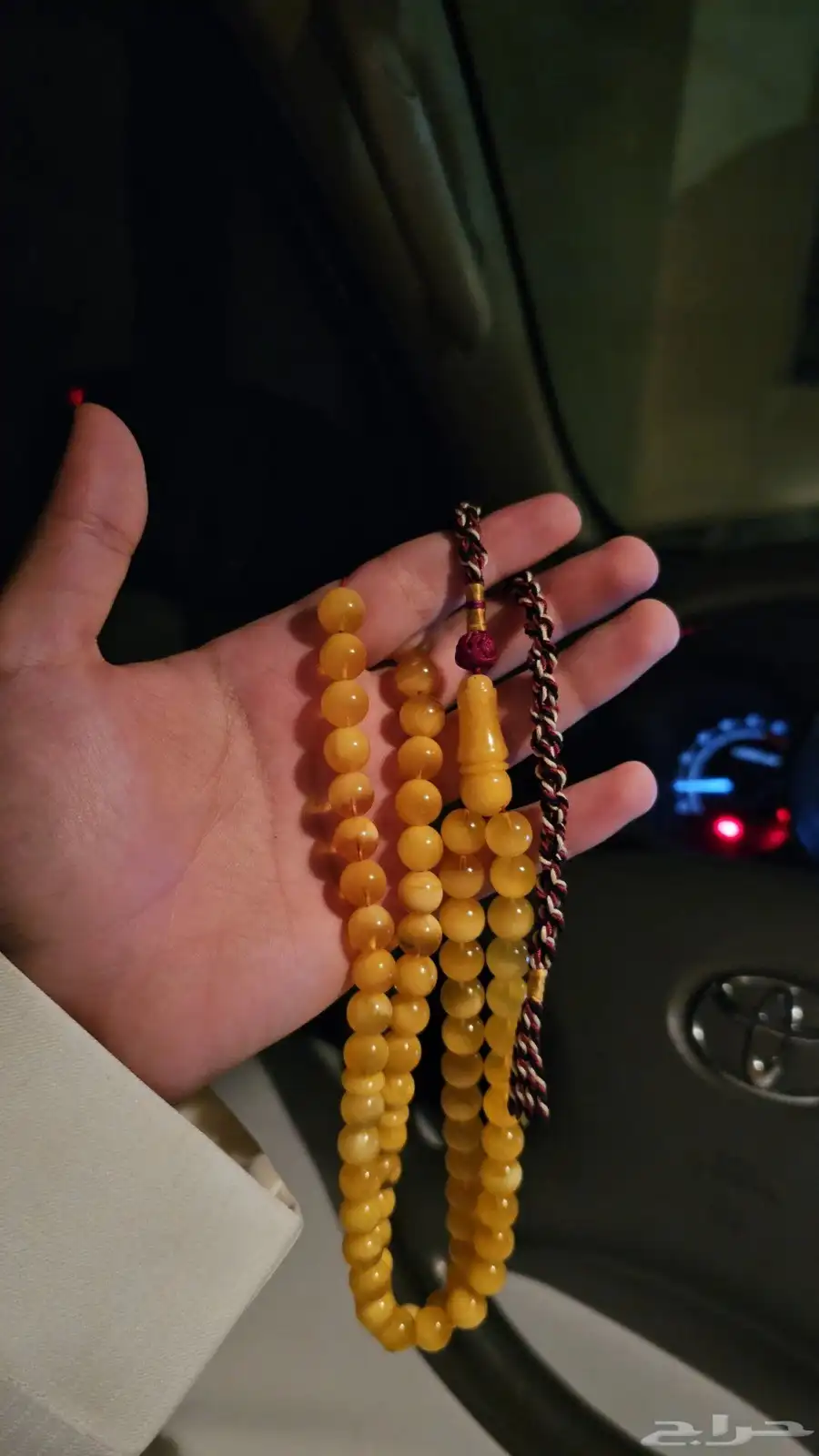 سبحة كهرمان منوصف ماخذ لون 1