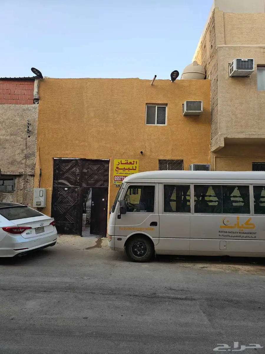 للبيع بيت في حي منفوحة 0