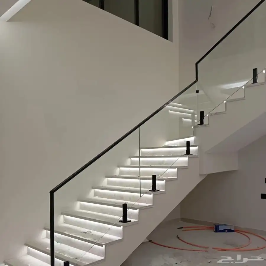 زجاج سيكوريت درابزين درج داخلي داربنزينات زجاج 5