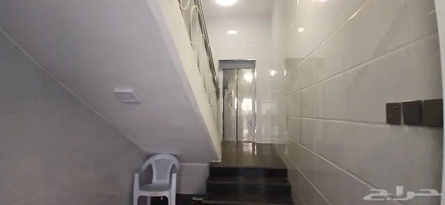 للبيع روف علوى مع ملحق بمدخل سياره من650 ألف حي النوربالخميس 2