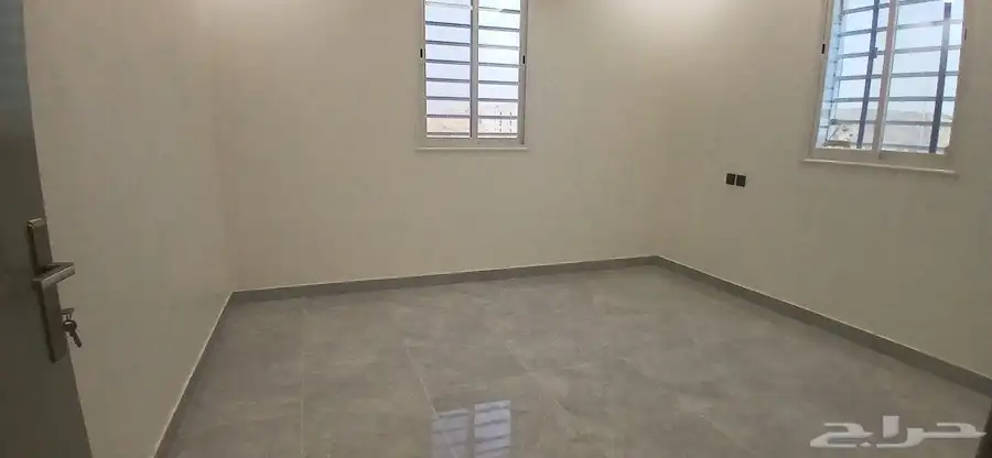 للبيع روف علوى مع ملحق بمدخل سياره من650 ألف حي النوربالخميس 15