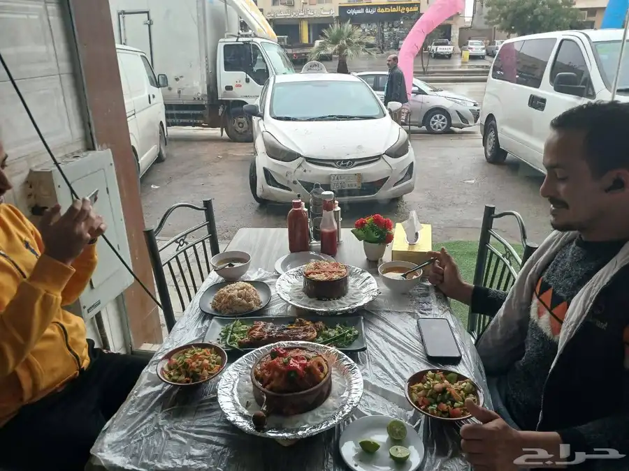 مطعم للتقبيل في النسيم الشرقي شارع ابو هريره 5
