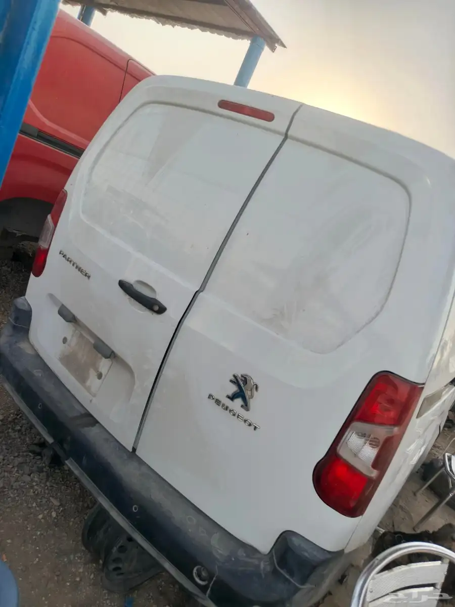 قطع غيار بيجو تشليح مستعمل 1