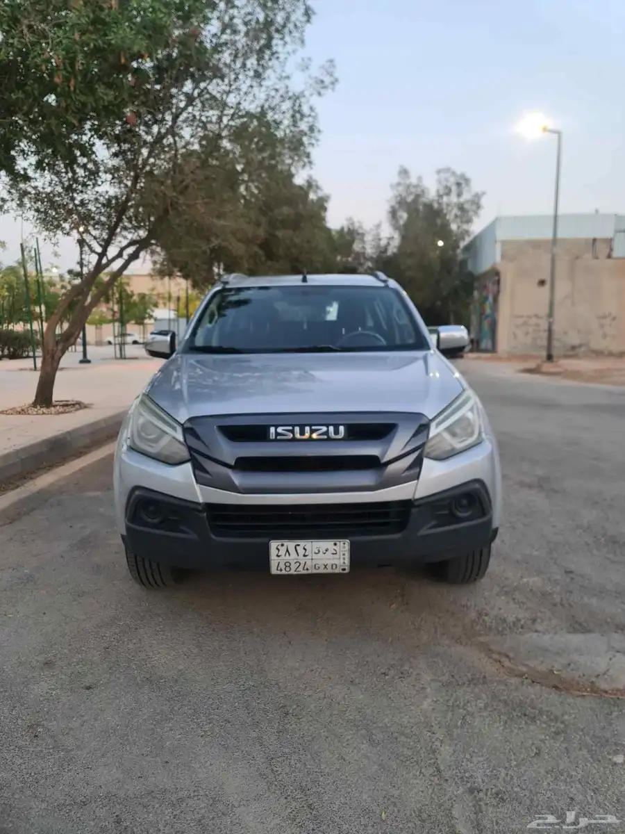 ايسوزو mux 2019 LS 8