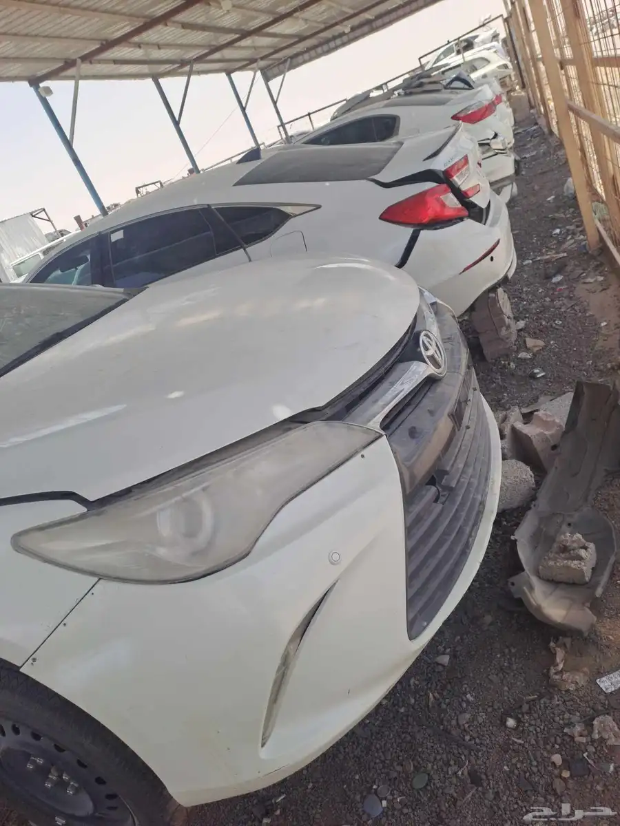 يوجد لدينا جميع انواع السيارات الهوندا من مديل 2003الى مديل 4