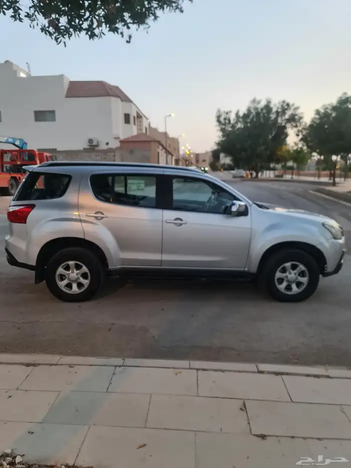 ايسوزو mux 2019 LS 7