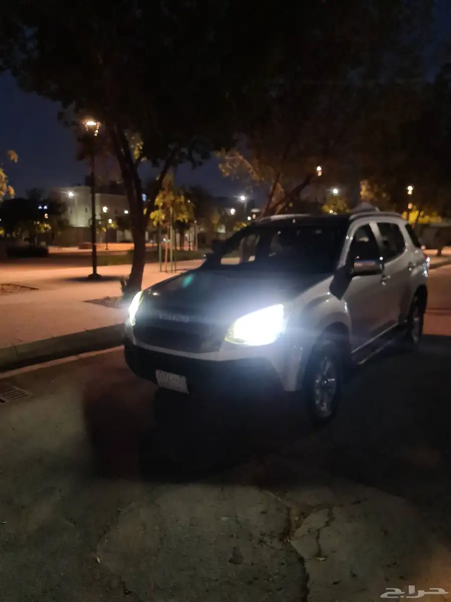 ايسوزو mux 2019 LS 13