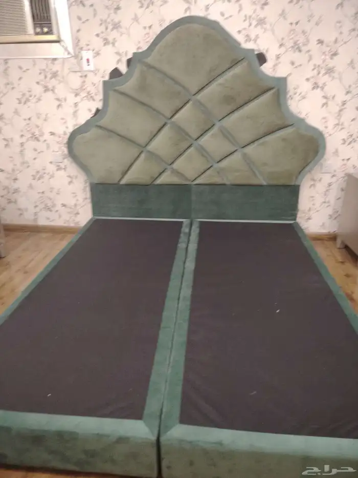 صندوق سرير مع كومدينتين 0