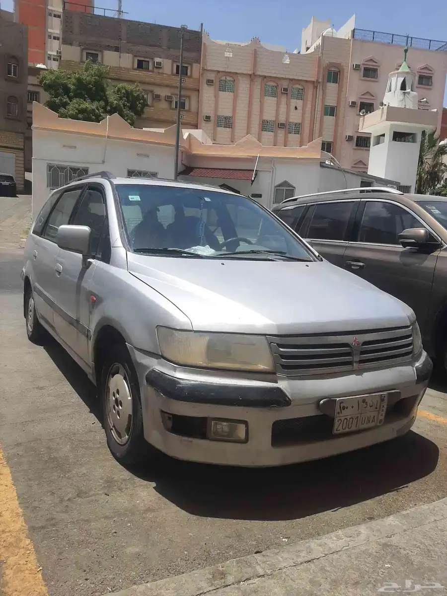 مستبيشي سبيس واجن مديل 2001 5