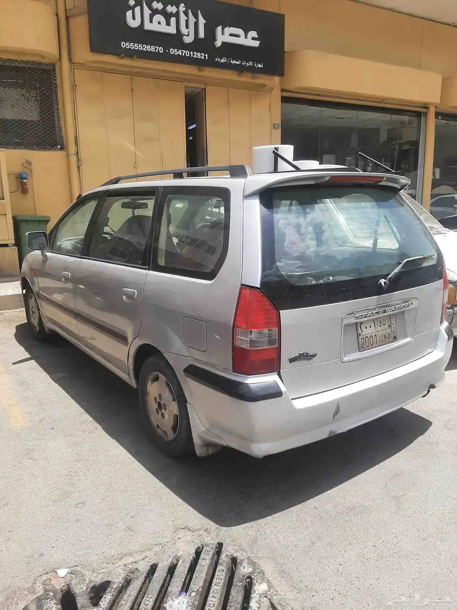 مستبيشي سبيس واجن مديل 2001 1