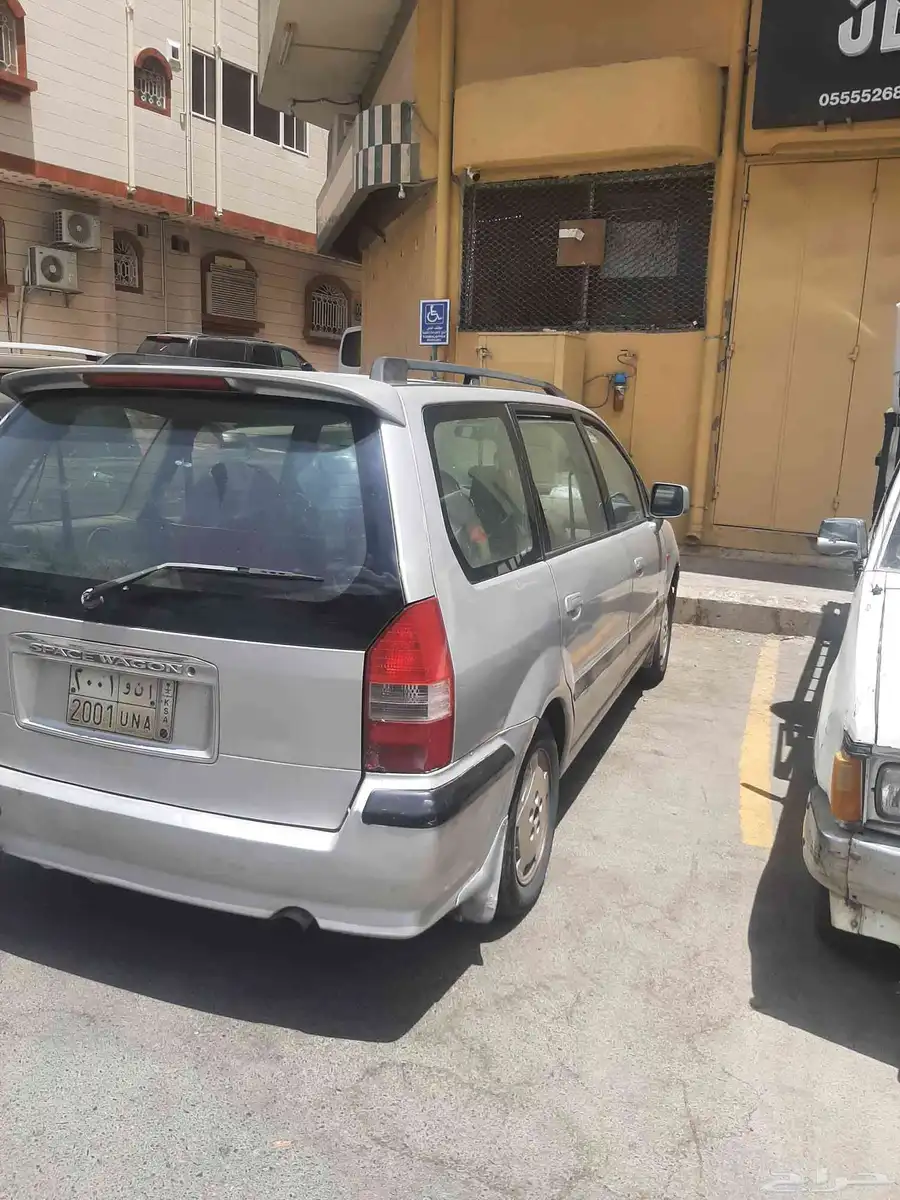 مستبيشي سبيس واجن مديل 2001 2