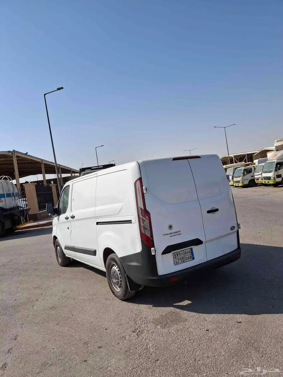 باص بضاعه فورد مديل 2019 6