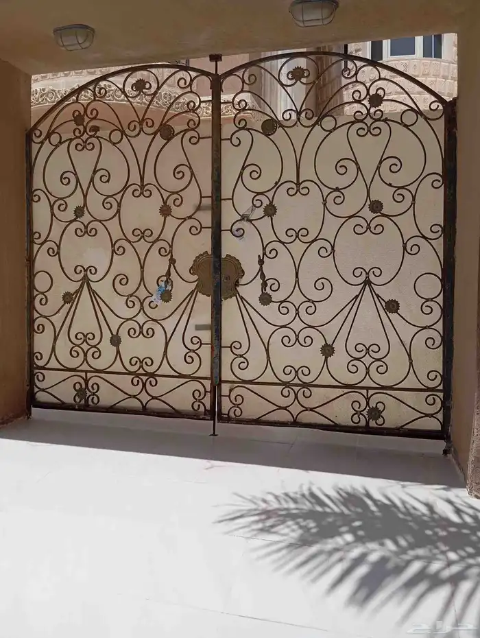 بوابه باب حديد صافي 1