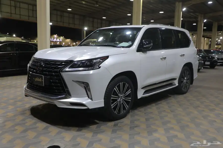 جيب لكزس LX570 S موديل 2021 1