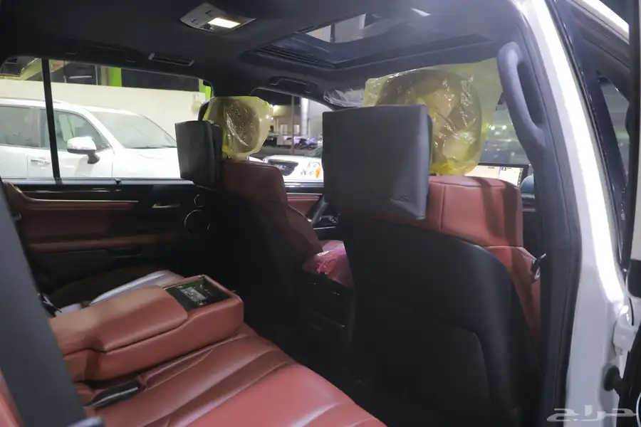 جيب لكزس LX570 S موديل 2021 15